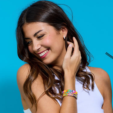 The White Attachantes Earrings