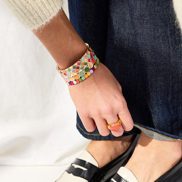 Tutoriel simple de bracelet tissu à faire soi-même Tutoriel simple de bracelet tissu à faire soi-même